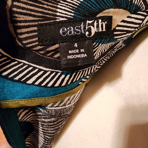 East 5TH  Skirt - Picture 4 of 4